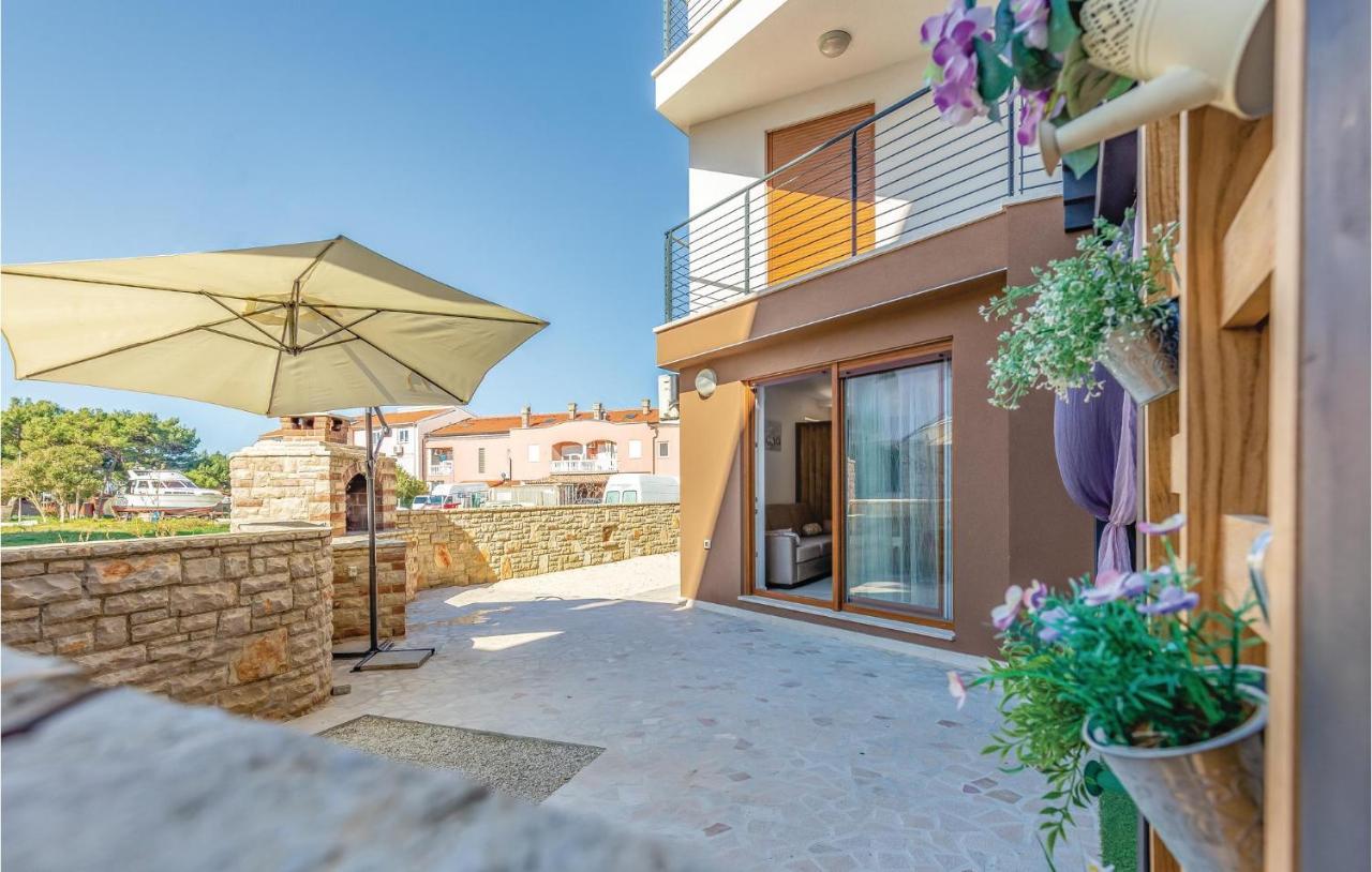 Lovely Apartment In Medulin With Kitchen Zewnętrze zdjęcie