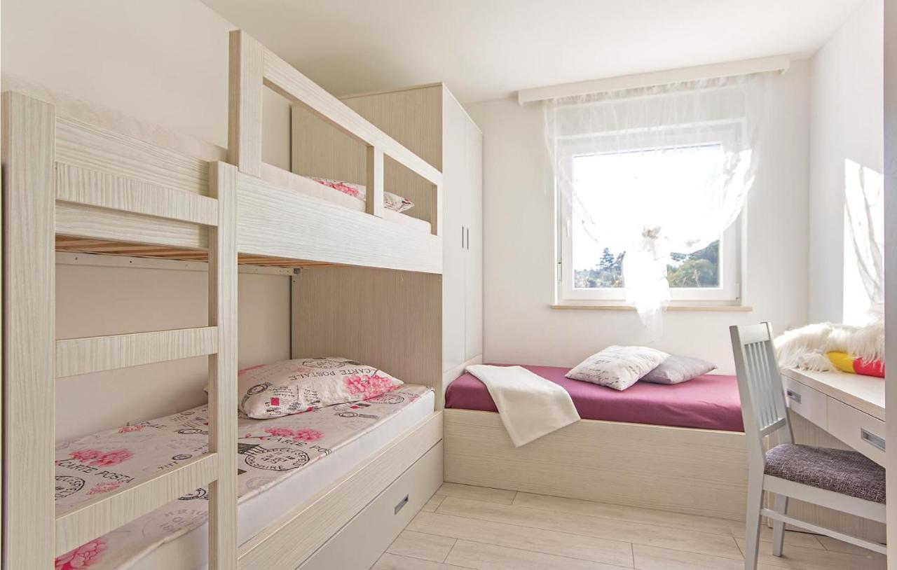 Lovely Apartment In Medulin With Kitchen Zewnętrze zdjęcie