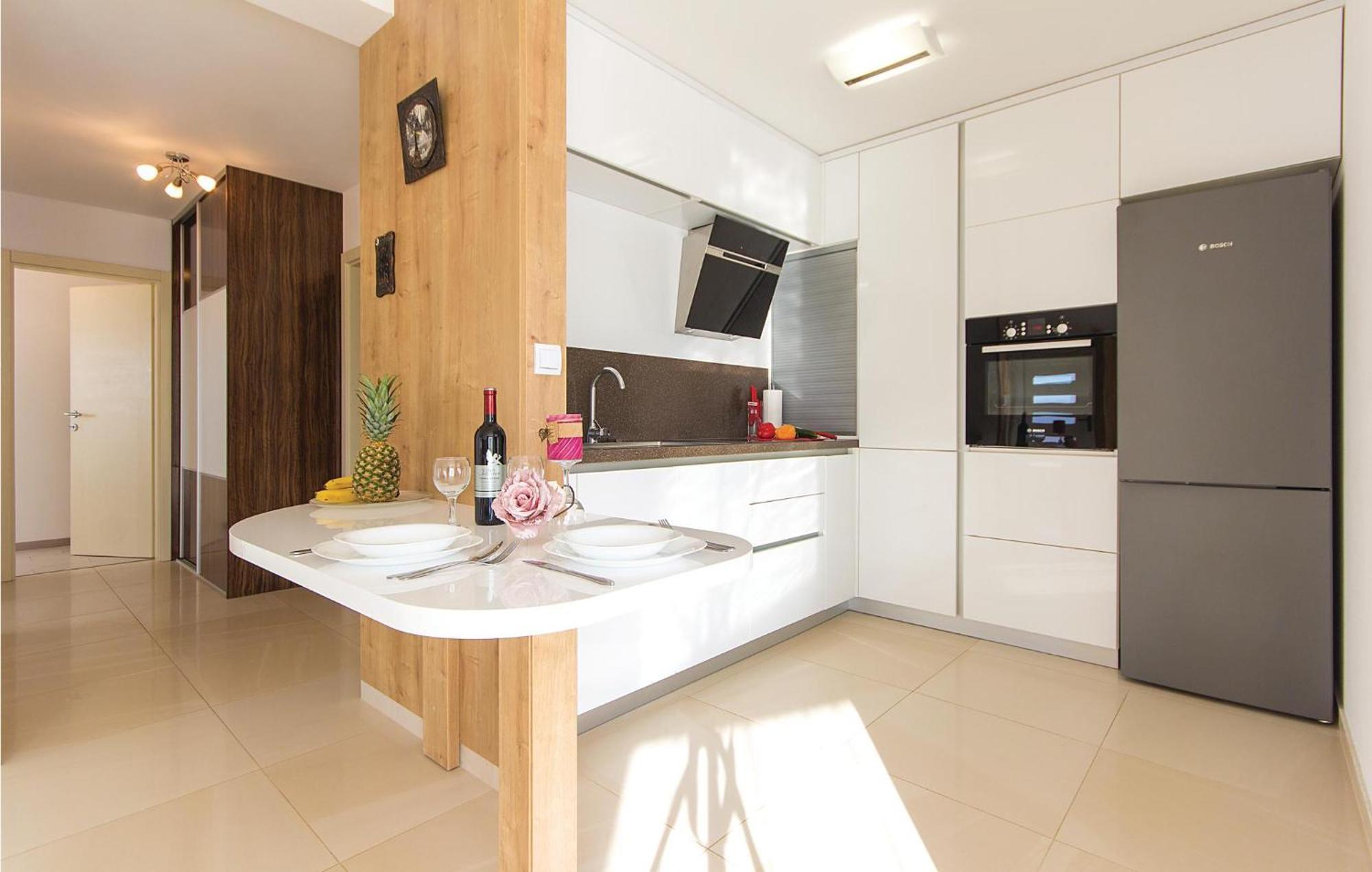 Lovely Apartment In Medulin With Kitchen Zewnętrze zdjęcie