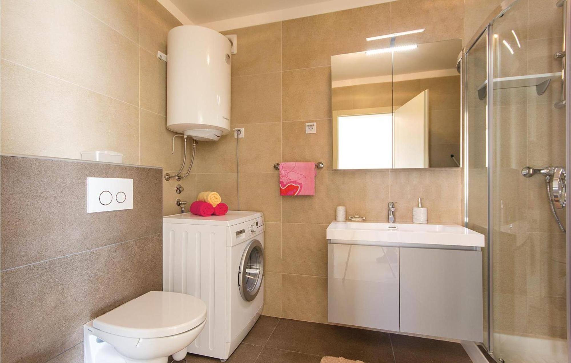 Lovely Apartment In Medulin With Kitchen Zewnętrze zdjęcie